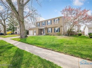 1228 Eastland Dr, Oregon, OH 43616