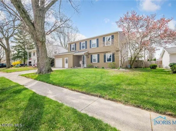 1228 Eastland Dr, Oregon, OH 43616