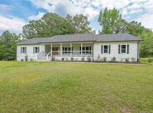 660 Cheatham Rd, Acworth, GA 30101