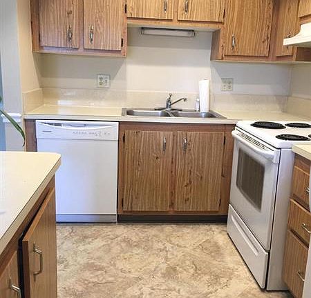 2nd image of 4275 Oak Terrace Dr