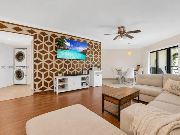 6755 W Broward Blvd APT 405, Plantation, FL 33317