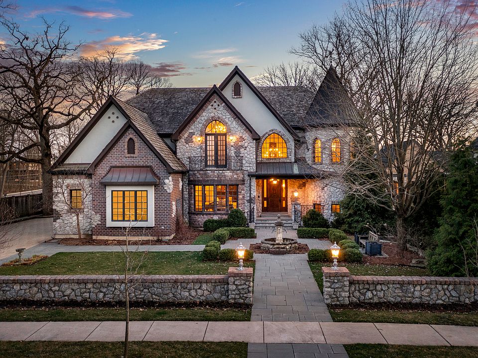 1st image of 734 Woodlawn Ave