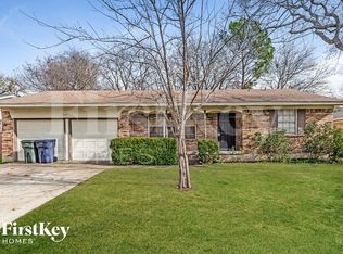 2500 Livenshire Dr, Garland, TX 75041