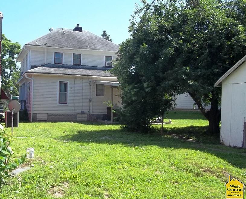 2nd image of 813 E Broadway Blvd