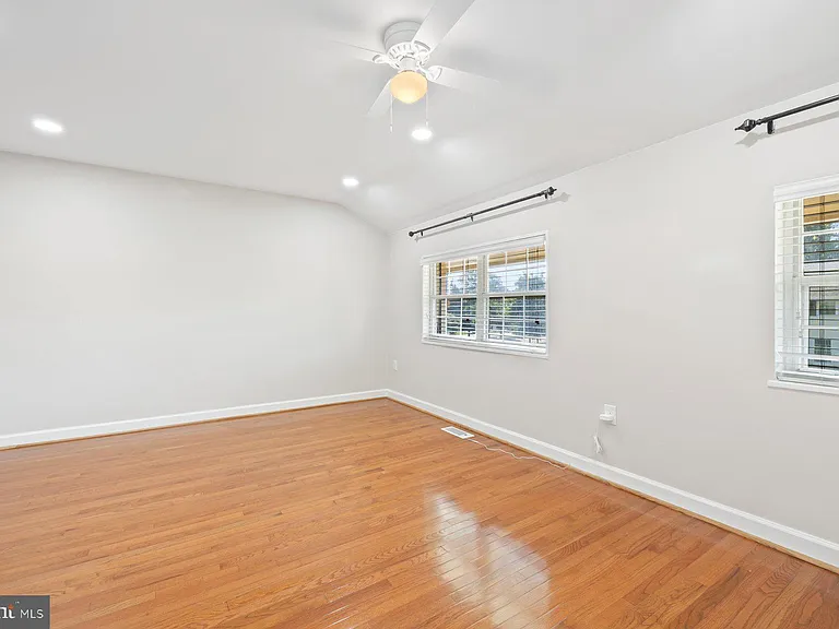 2512 N Dearing St — Photo 29