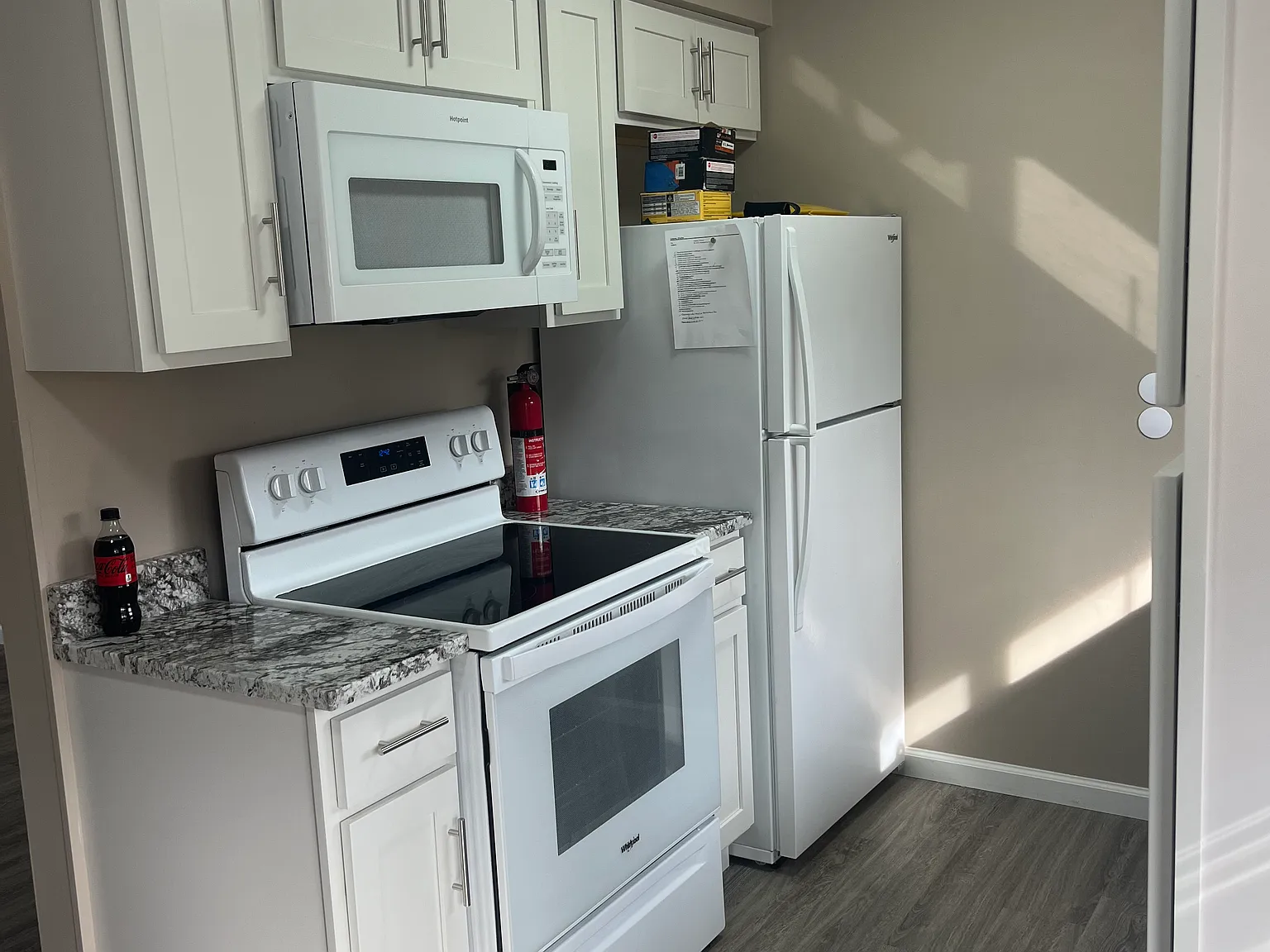 2 bed, 1.5 bath, 900 sqft, $1,450 — Photo 2