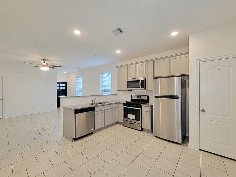 31351 Horseshoe Meadow Bend Ln — Photo 7