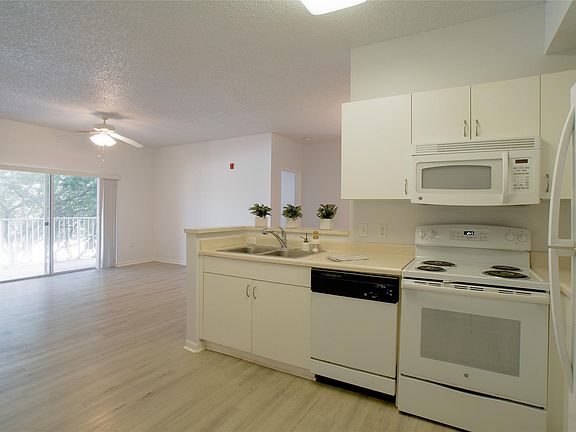 5th image of 6936 SW 39th Street #202D