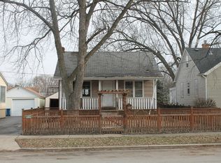 822 Bangs St, Aurora, IL 60505