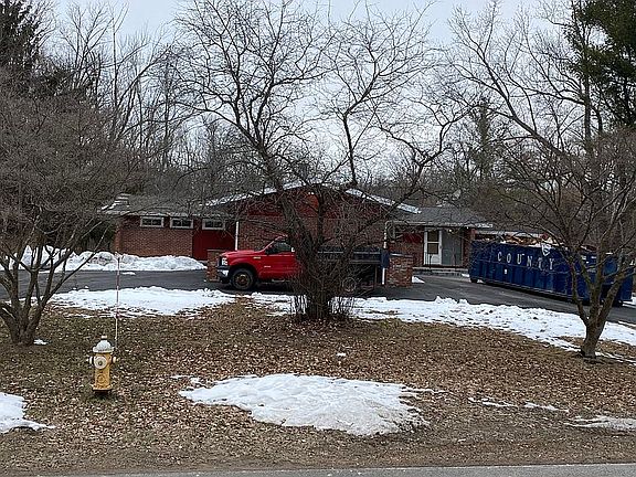 4th image of 797 Whitney Dr