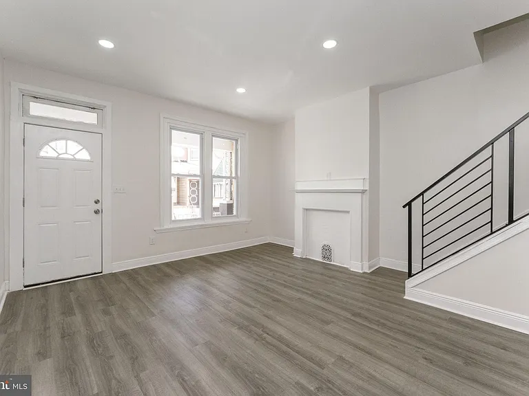 5426 Webster St — Photo 6