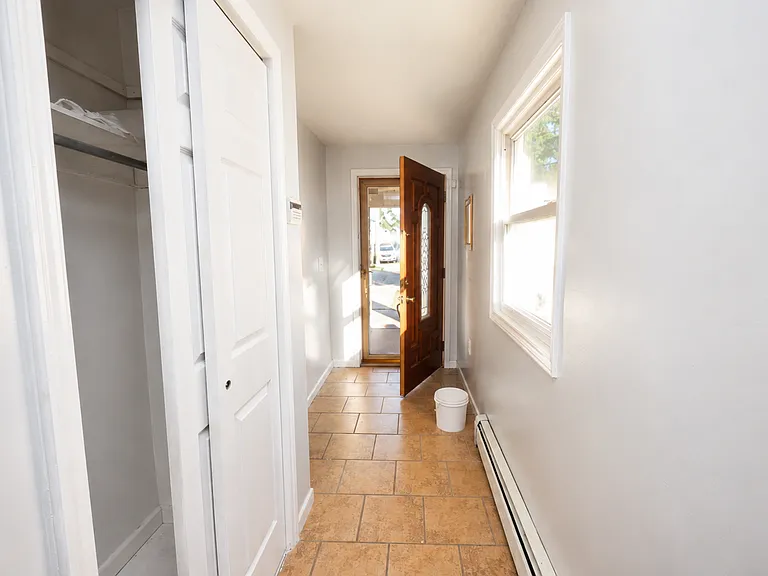 233 Weed Ave — Photo 4