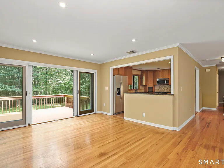 122 Deforest Rd — Photo 19