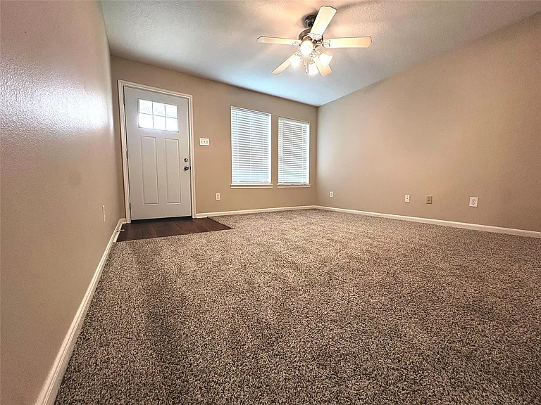 5525 N Buffalo Cir — Photo 3