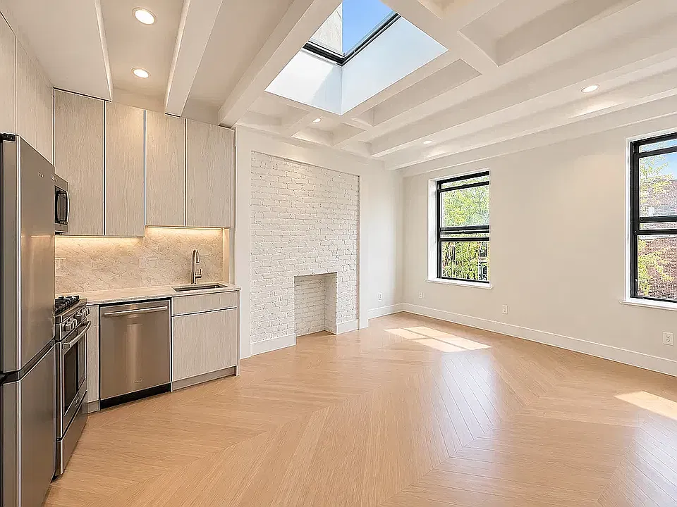 176 7th Ave #3B