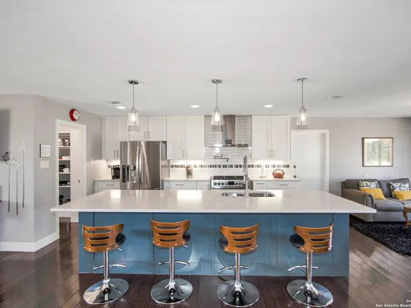 103 Herweck Dr, Castle Hills, TX 78213