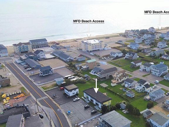 2nd image of 20 Winnapaug Rd #B6