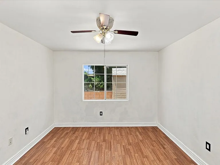 6059 Essex St — Photo 13