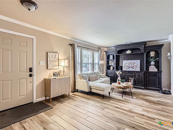 5th image of 3809 Tailfeather Dr