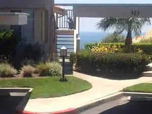40 Corniche Dr