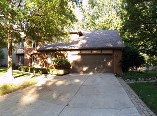 208 Woodedge Cir W, Powell, OH 43065