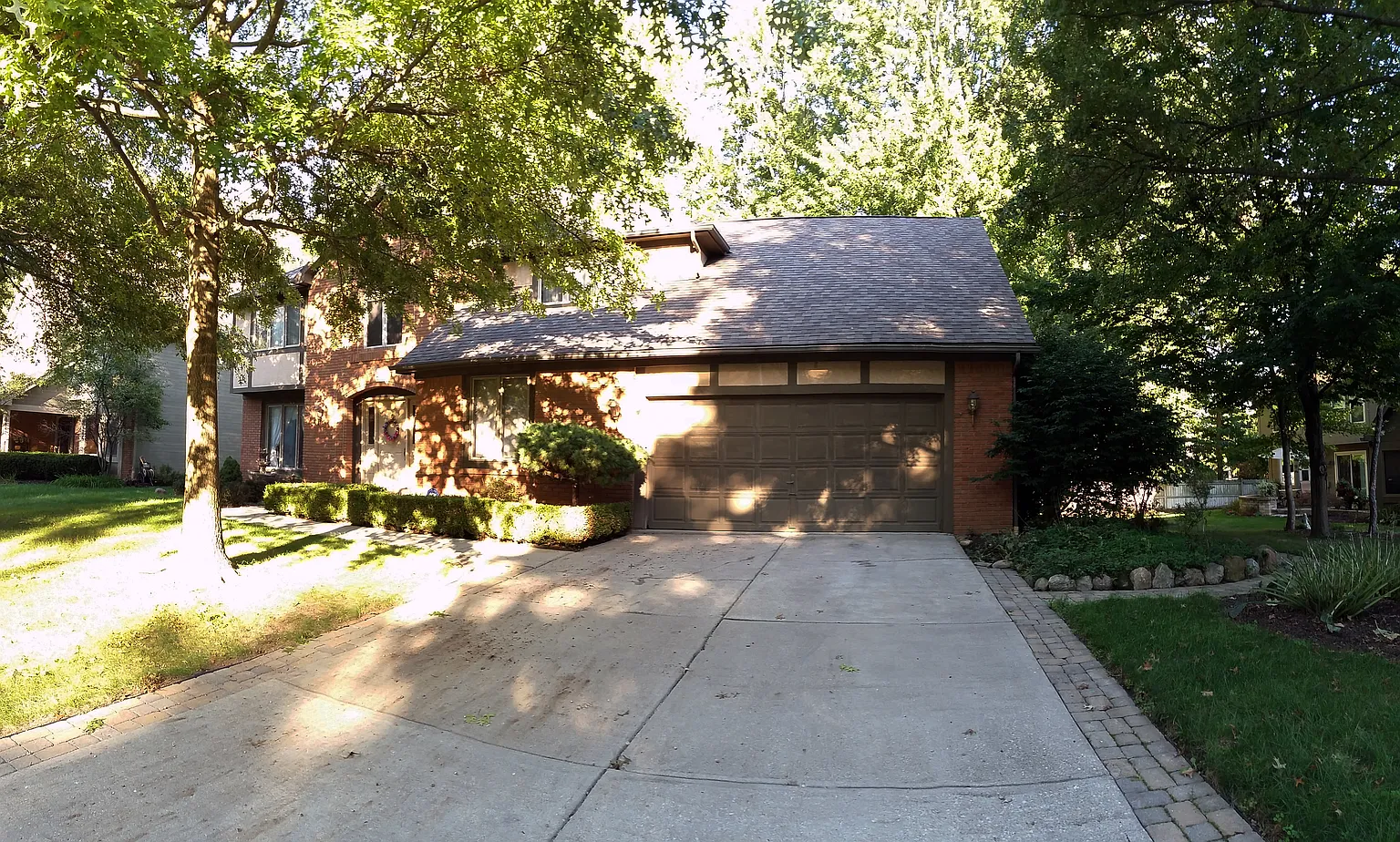 208 Woodedge Cir W photo 1