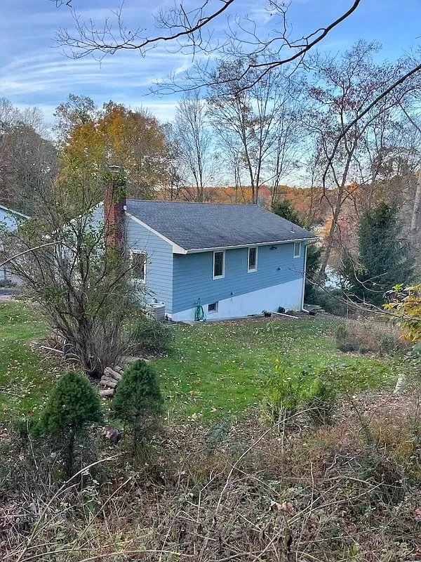 3 bed, 1050 sqft, $2,100 — Photo 1