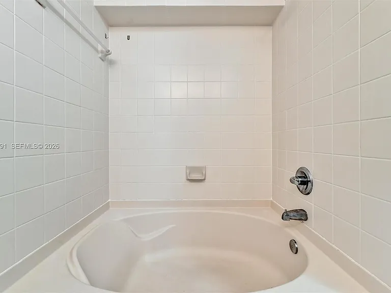 3897 Tree Top Dr — Photo 17