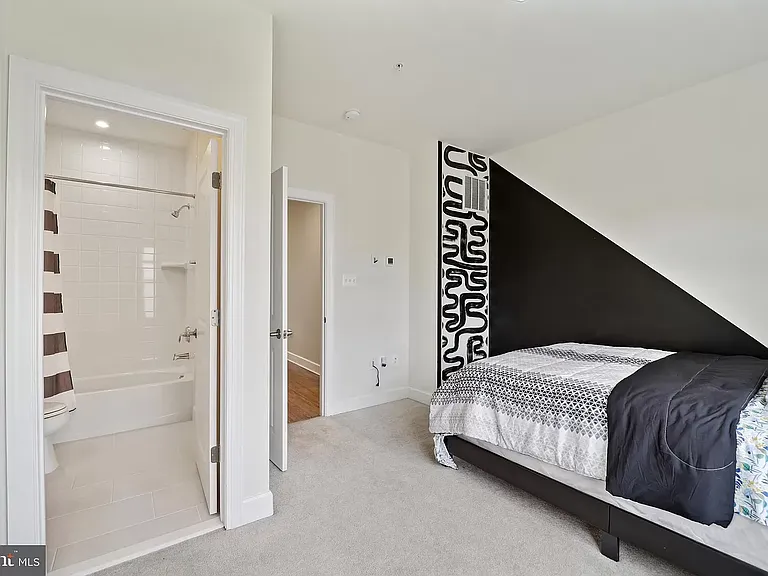 103 Capital Ct — Photo 5
