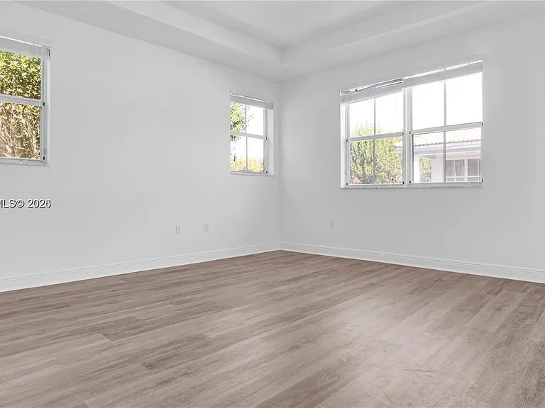 10863 NW 85th St — Photo 33
