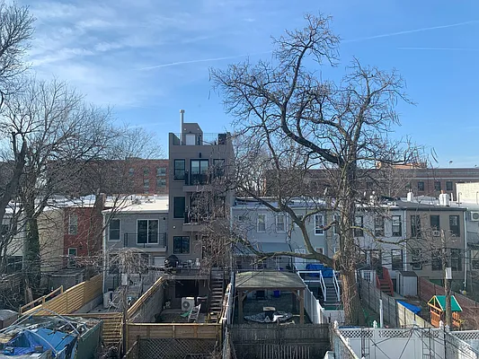 Rented by Spot Real Estate | media 10