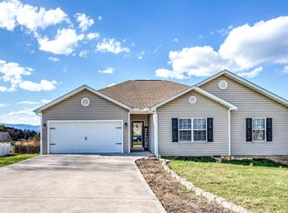 192 Cornerstone Cir, Clinton, TN 37716