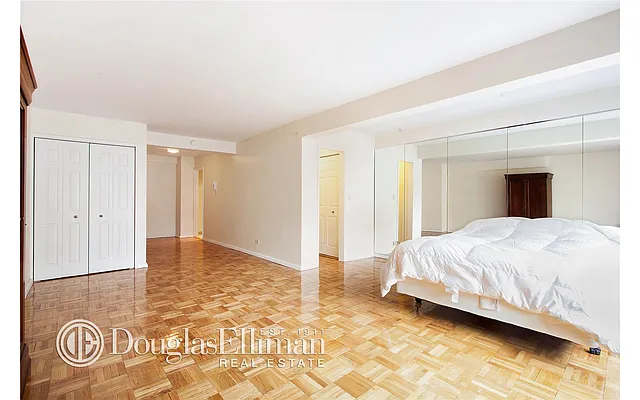 Rented by Douglas Elliman | media 15