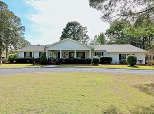 7 Country Club Blvd, Whispering Pines, NC 28327