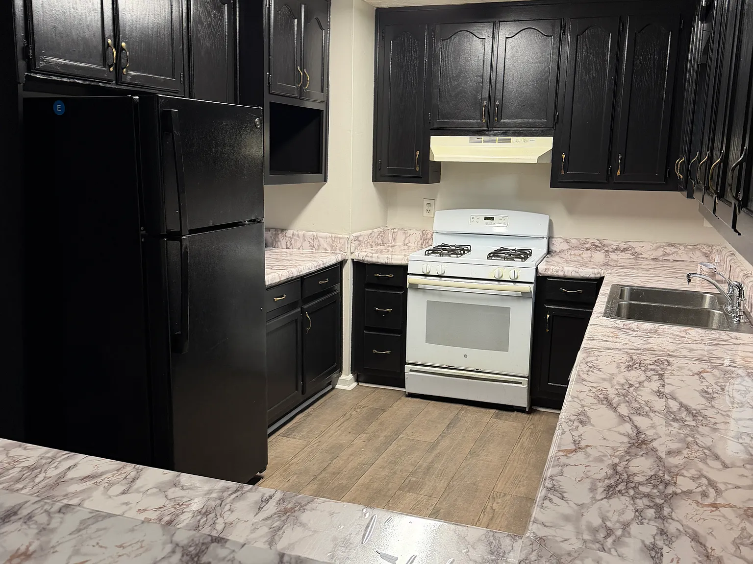 3 bed, 1860 sqft, $2,050 — Photo 4