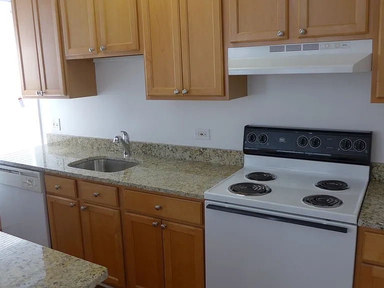 808-12 W Junior Terrace — Photo 17