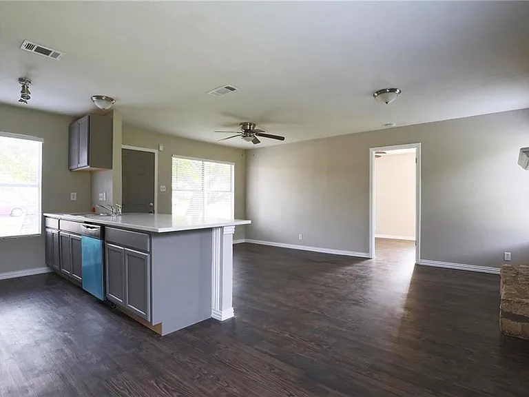 1410 Ransom St SE — Photo 5