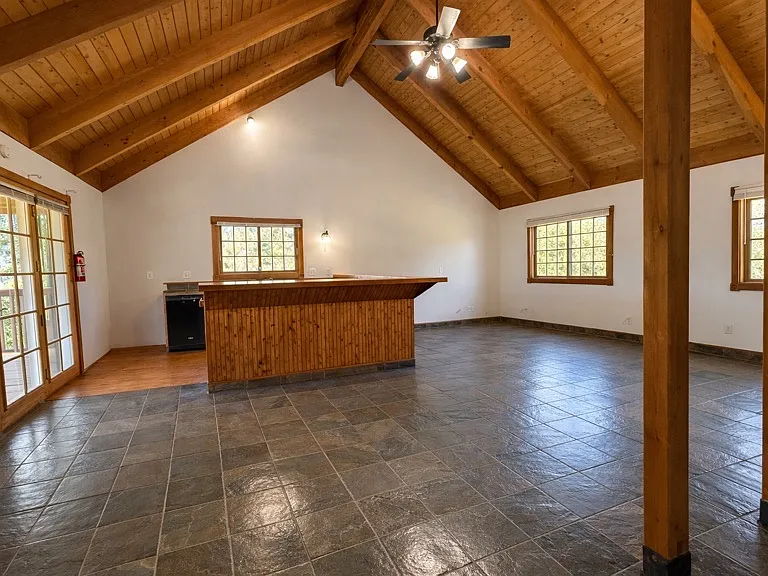 20250 Vineyard Ln — Photo 10
