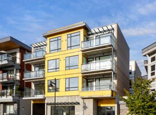 9764 3rd St #203, Sidney, BC