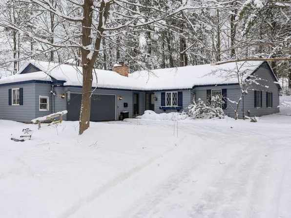 7246 Henderson Dr, Traverse City, MI 49686