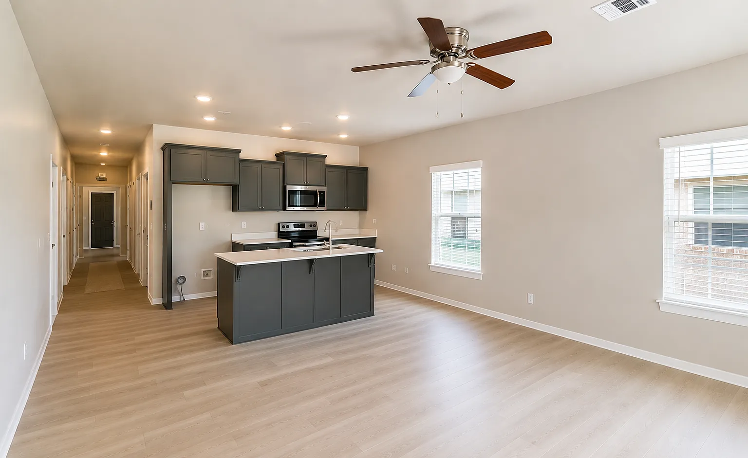3 bed, 1150 sqft, $1,380 — Photo 4