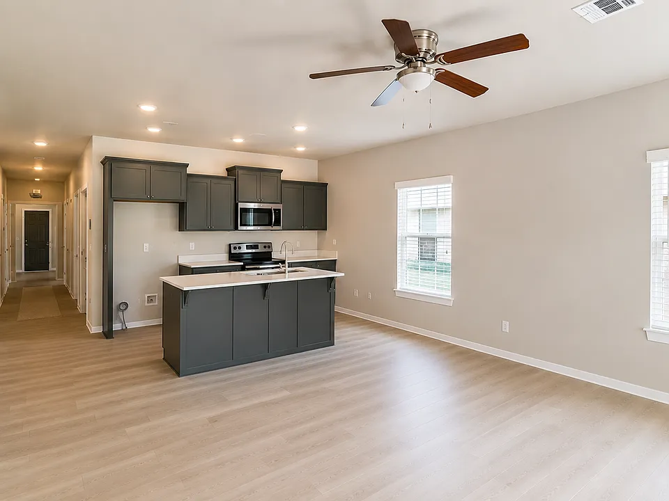 311 NW Arlington Ave #2