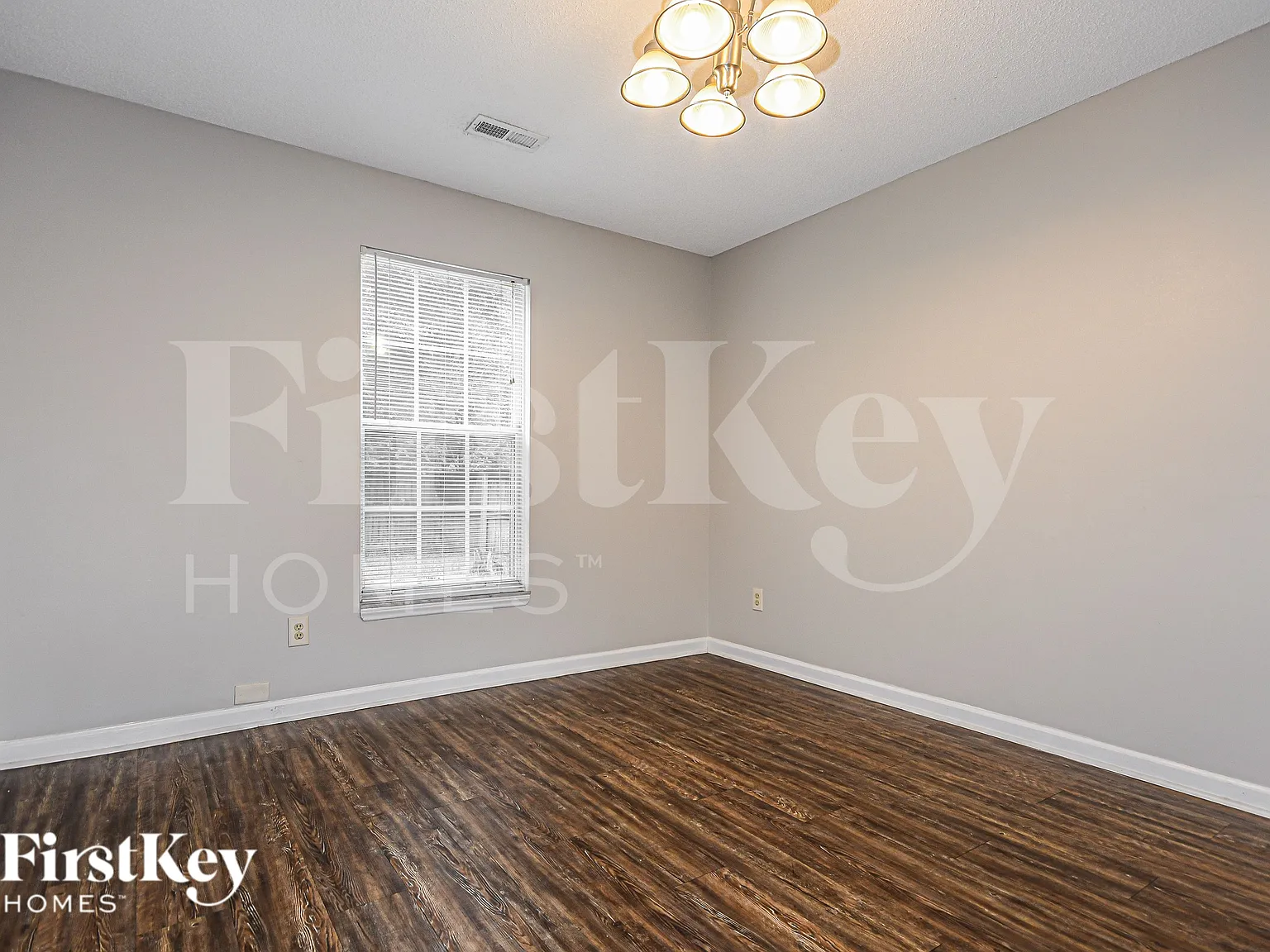 3 bed, 2.5 bath, 1767 sqft, $2,050 — Photo 4