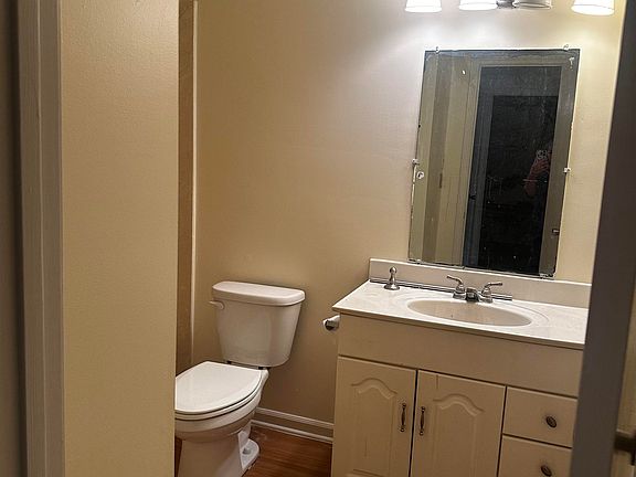 5th image of 4249 Holly Hill Ct
