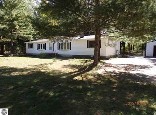 10425 Caberfae Hwy, Manistee, MI 49660