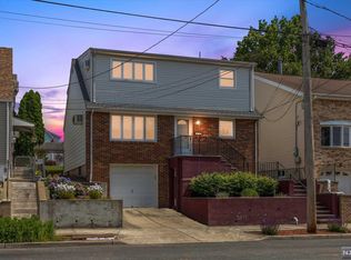 706 8th St, Lyndhurst, NJ 07071