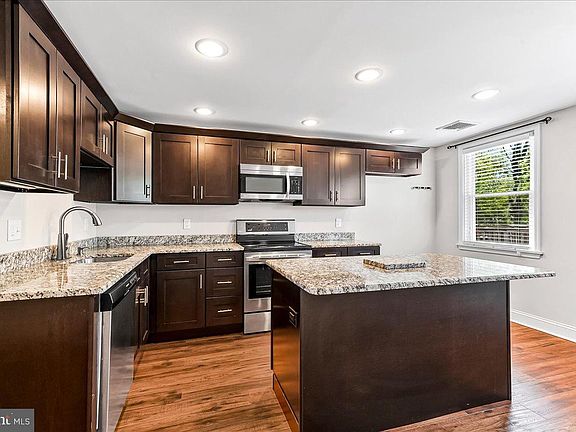 5th image of 1160 Brookwood Ln