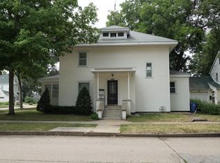 406 Blunt St, Charles City, IA 50616