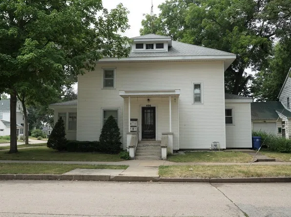 406 Blunt St, Charles City, IA 50616
