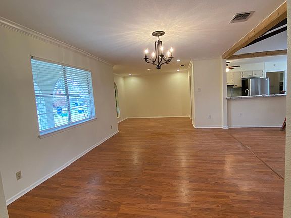 2nd image of 3511 Red Oak Ln